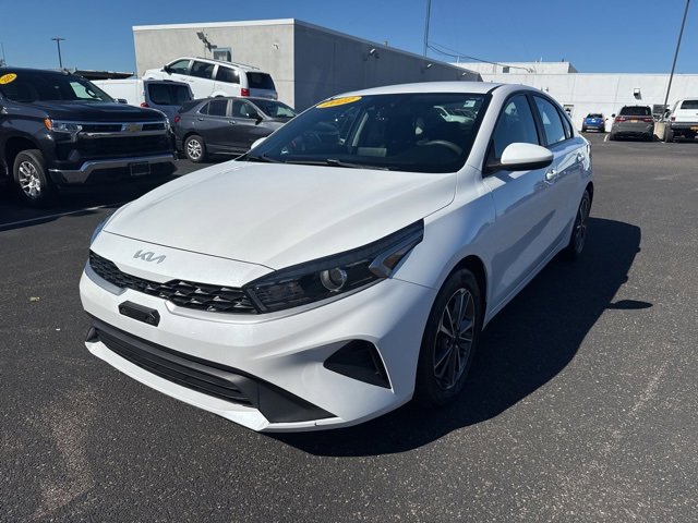 2022 Kia Forte LXS photo 2