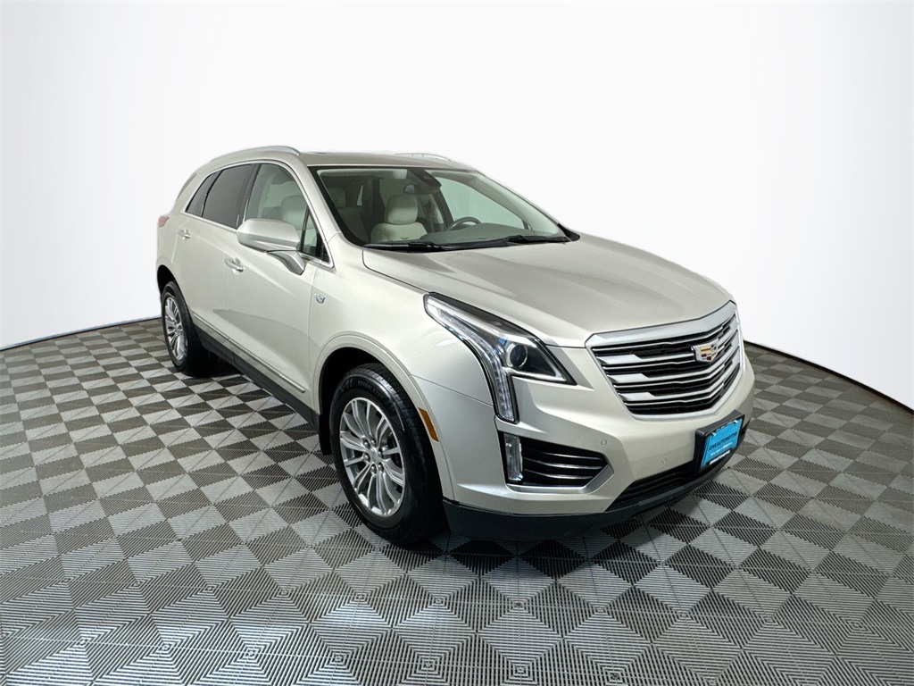 2017 Cadillac XT5 Luxury photo 3