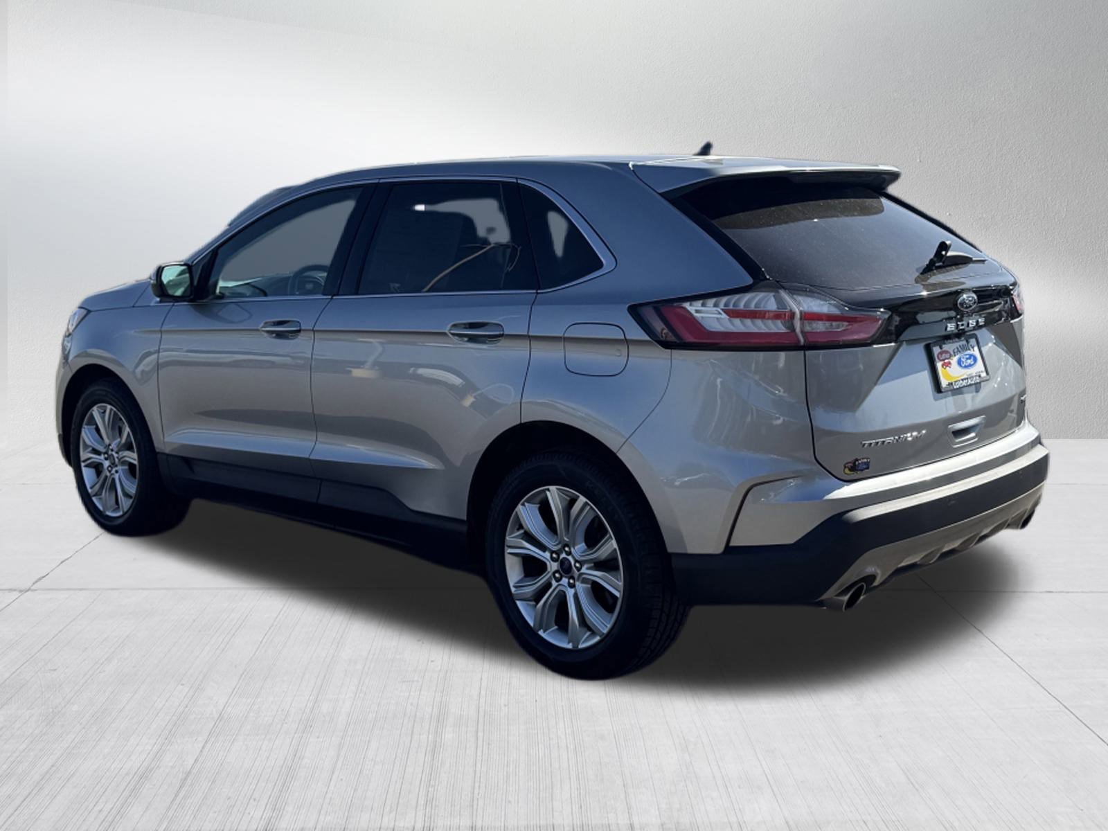 2022 Ford Edge Titanium photo 5