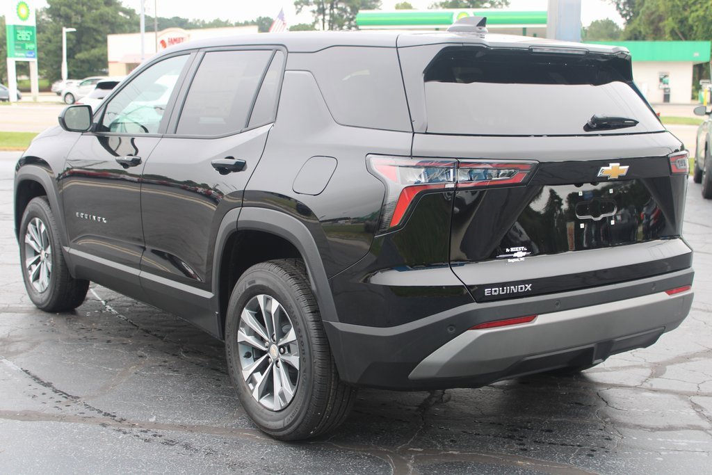 2026 Chevrolet Equinox LT photo 4