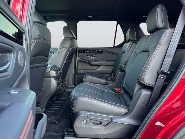 2025 Honda Pilot TrailSport photo 30