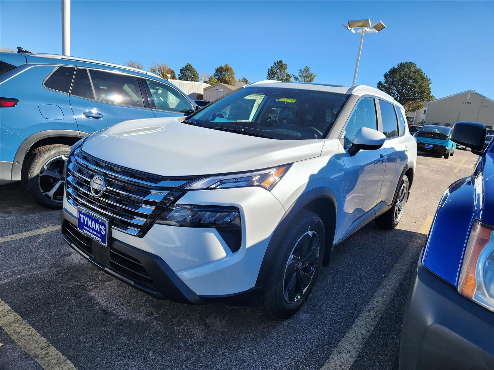 2026 Nissan Rogue SV photo 2