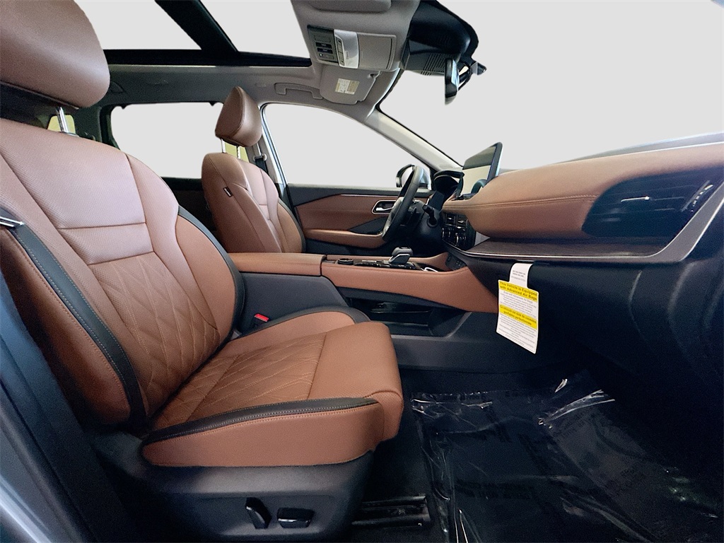 2026 Nissan Rogue Platinum photo 9