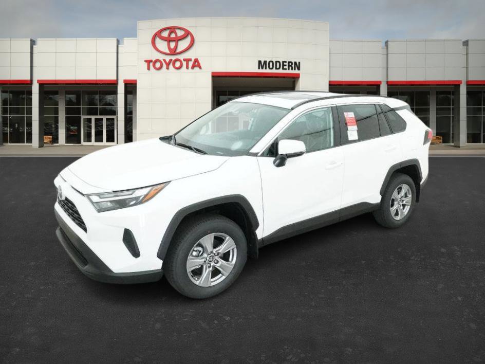 2025 Toyota RAV4 XLE's photo