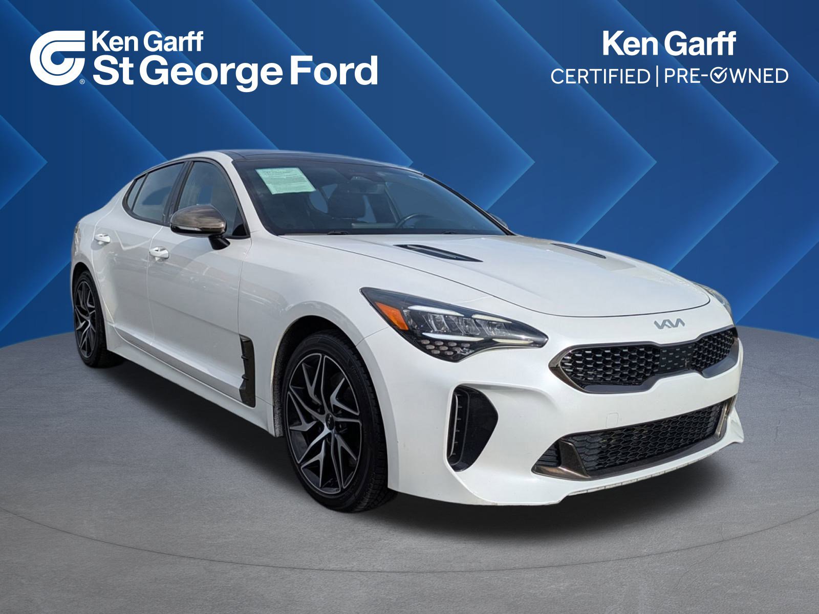 2022 Kia Stinger GT-Line's photo