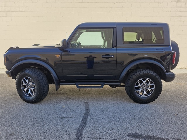 2023 Ford Bronco Badlands photo 2
