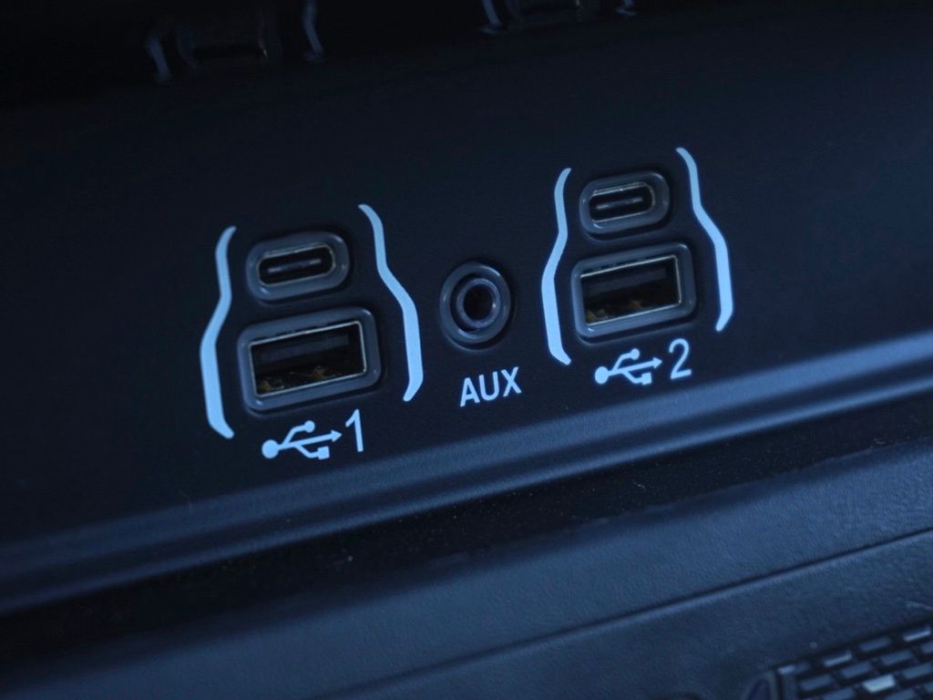 New 2026 Granite Crystal Metallic Clear-Coat Exterior Paint RAM Laramie Night Edition image 18