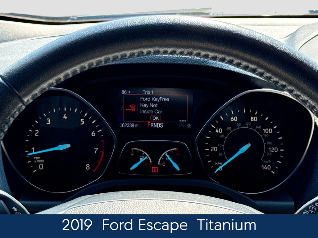 2019 Ford Escape Titanium photo 2