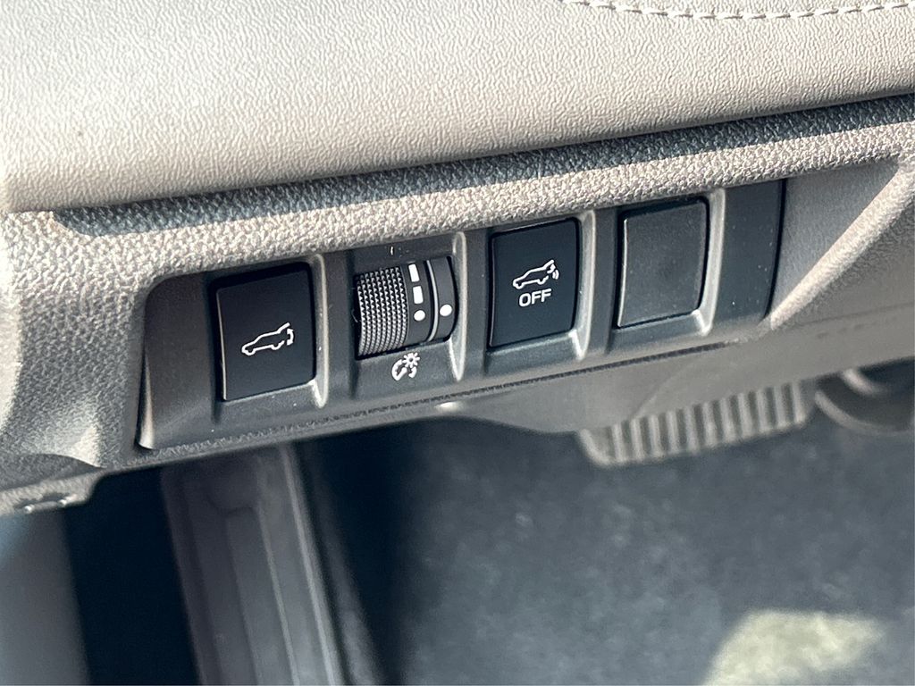 2025 Subaru Outback Limited photo 35
