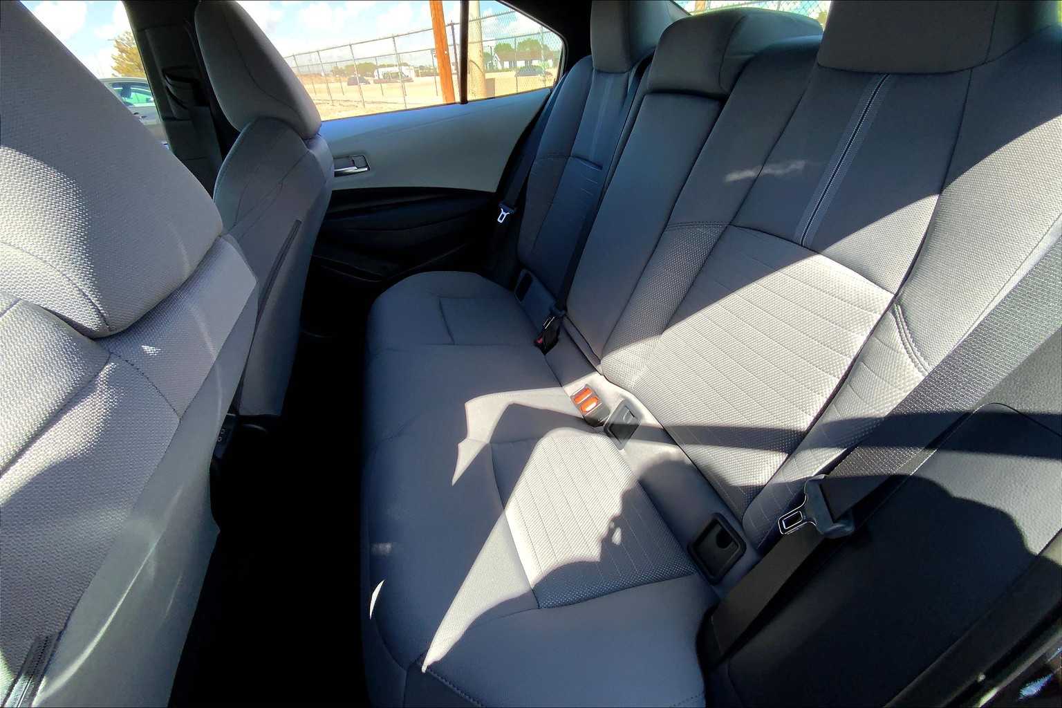 2025 Toyota Corolla SE photo 19