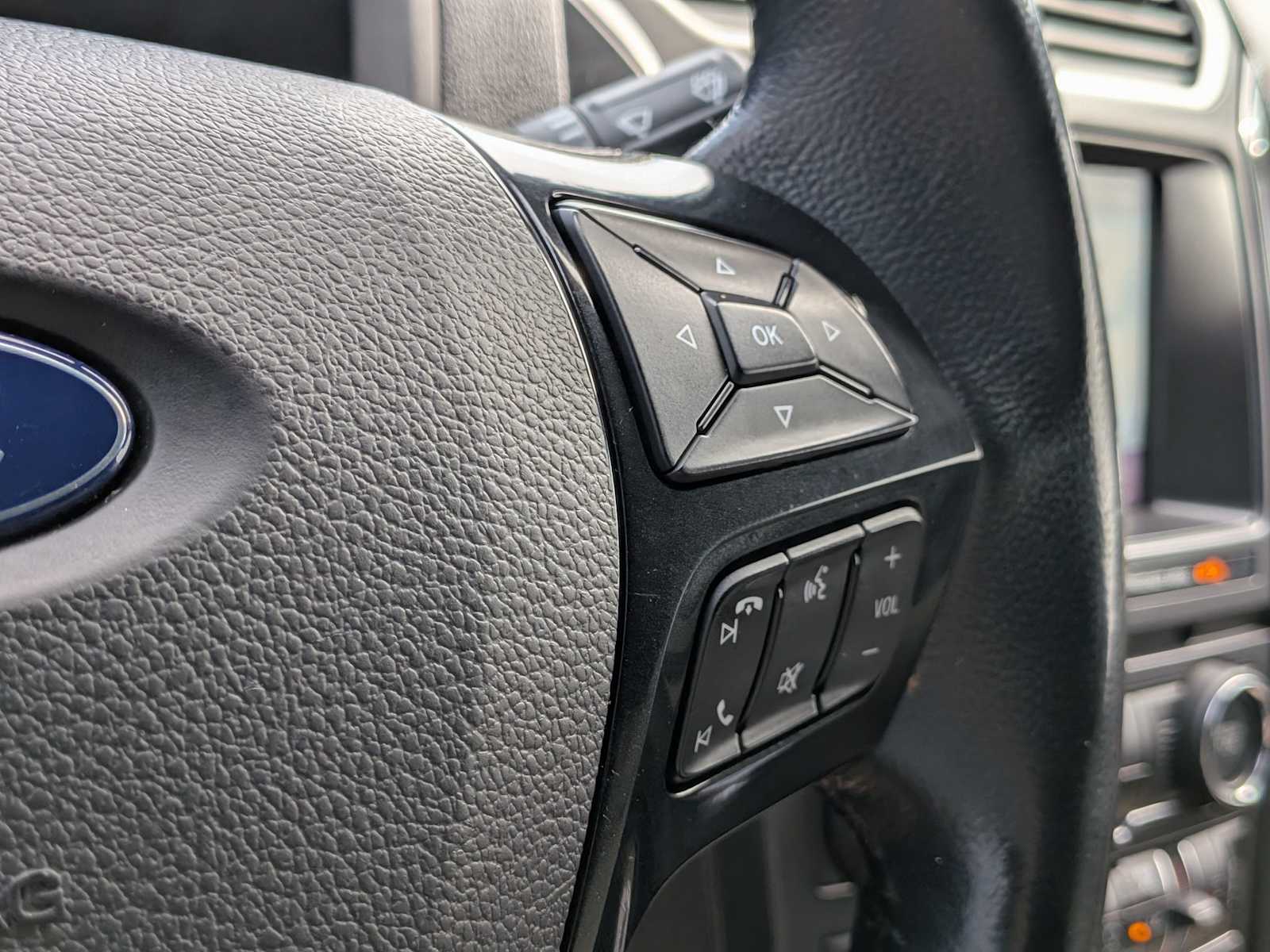 2017 Ford Explorer XLT photo 25