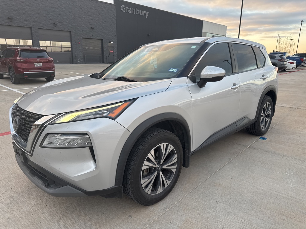 2022 Nissan Rogue SV's photo