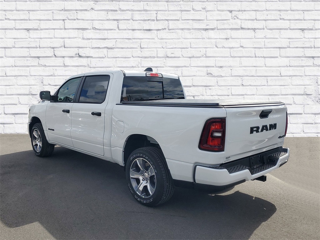 2025 Ram 1500 Tradesman photo 3