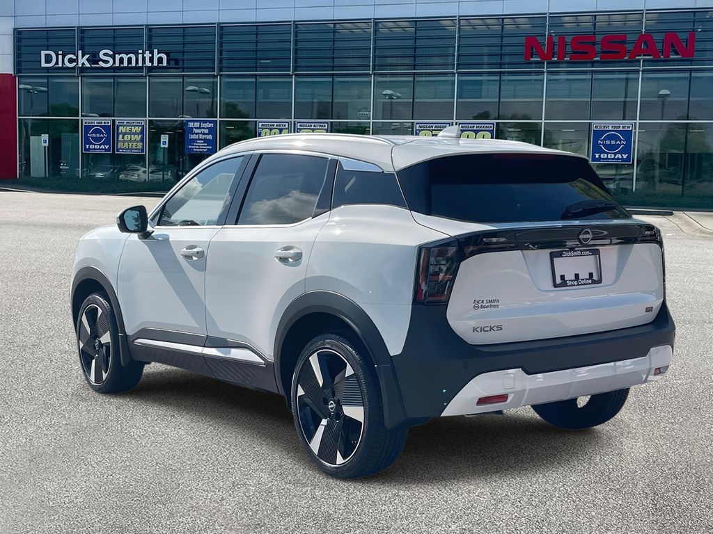 2025 Nissan Kicks SR photo 3