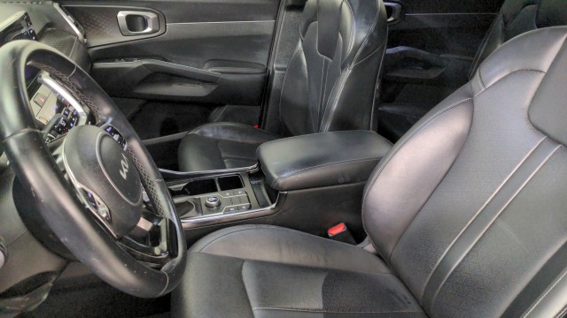 Used 2022 WHITE Kia S image 16