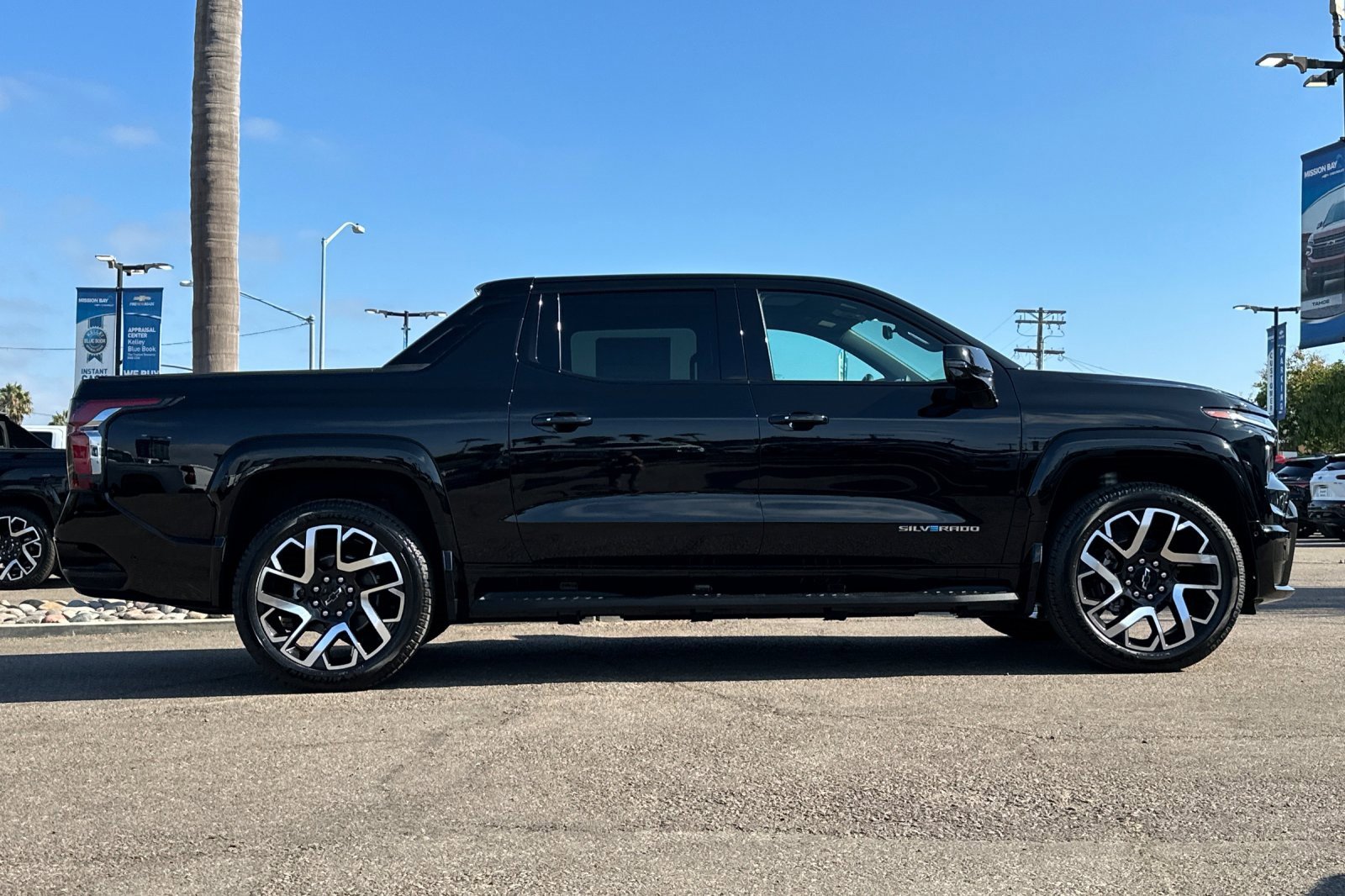 2024 Chevrolet Silverado EV RST photo 3
