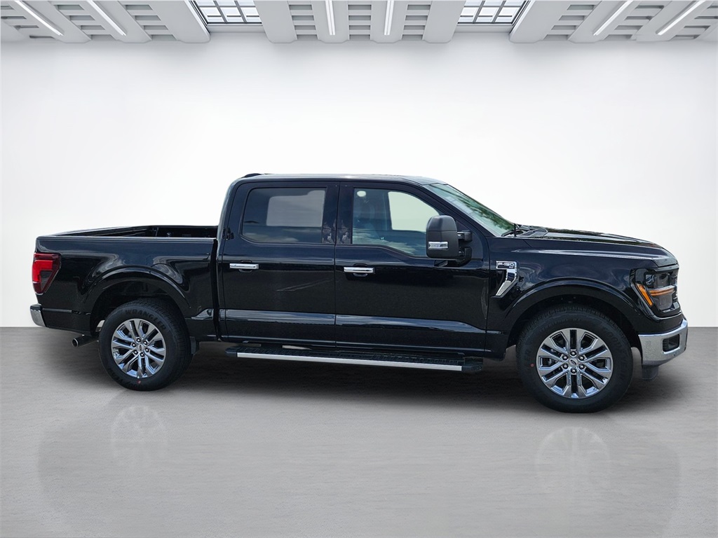 2025 Ford F-150 XLT photo 4