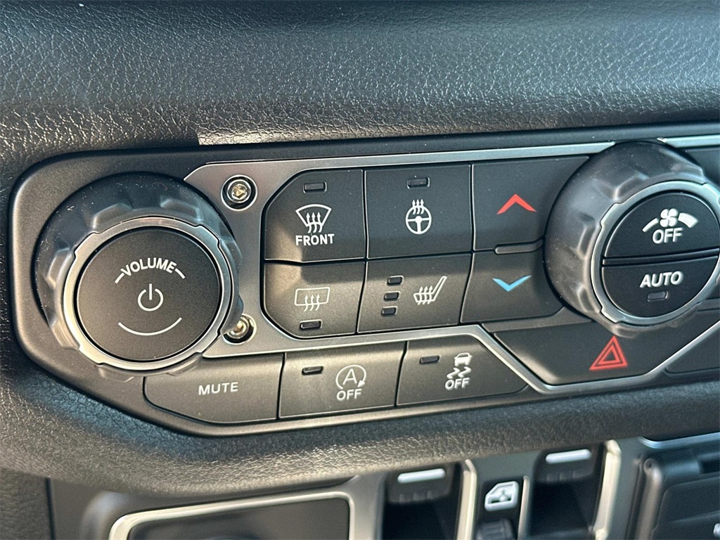 2025 Jeep Wrangler Sport S photo 17
