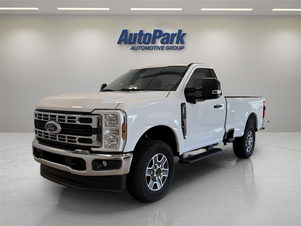 2025 Ford F-250 XLT photo 2