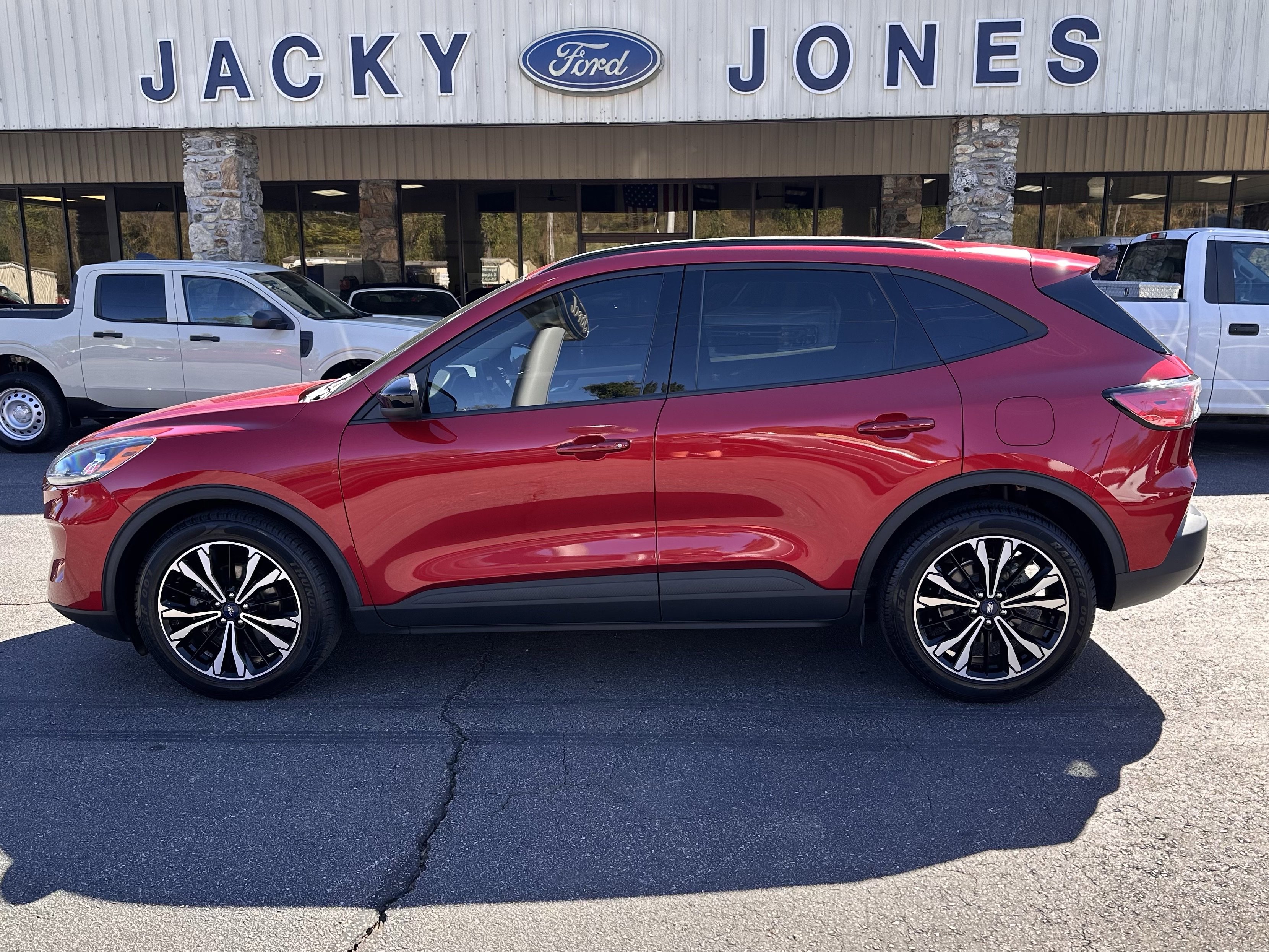 2021 Ford Escape SE's photo