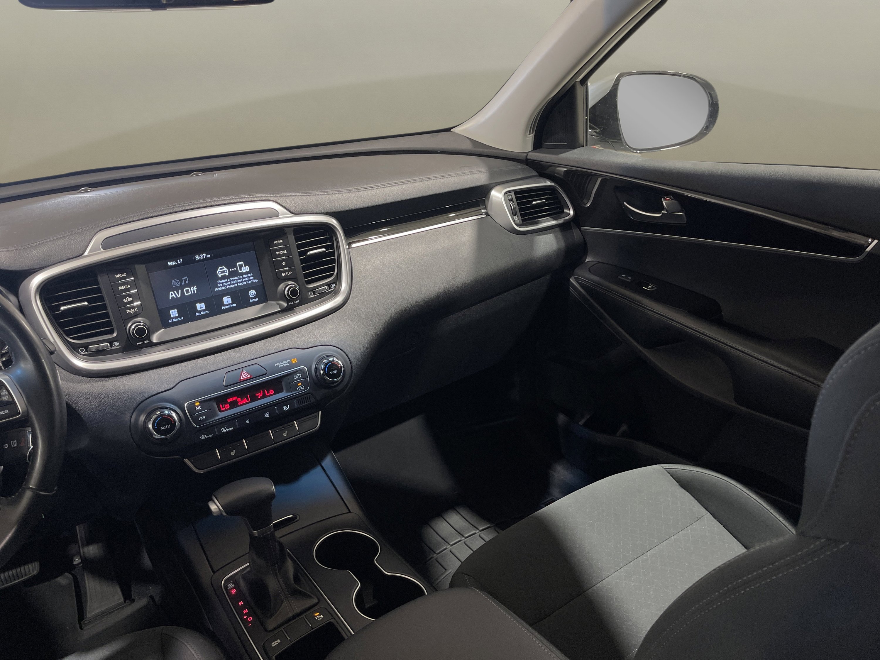 2020 Kia Sorento LX S photo 22