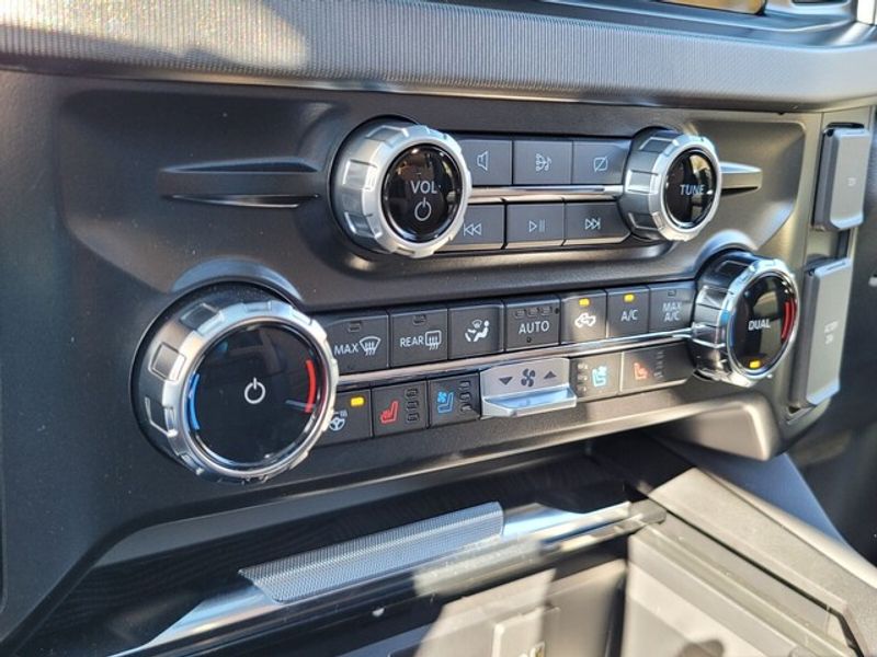 2024 Ford F-250 Platinum photo 17