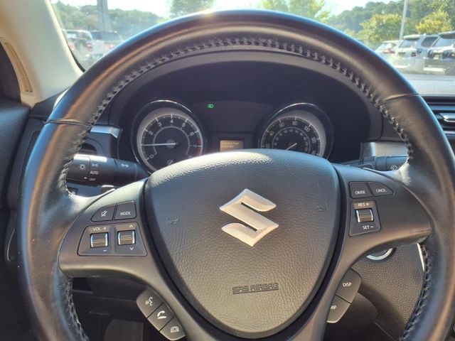 2010 Suzuki Kizashi photo 19