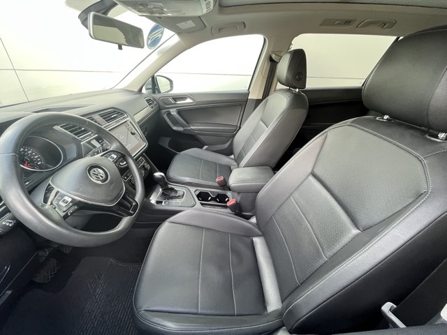 2020 Volkswagen Tiguan SE photo 2