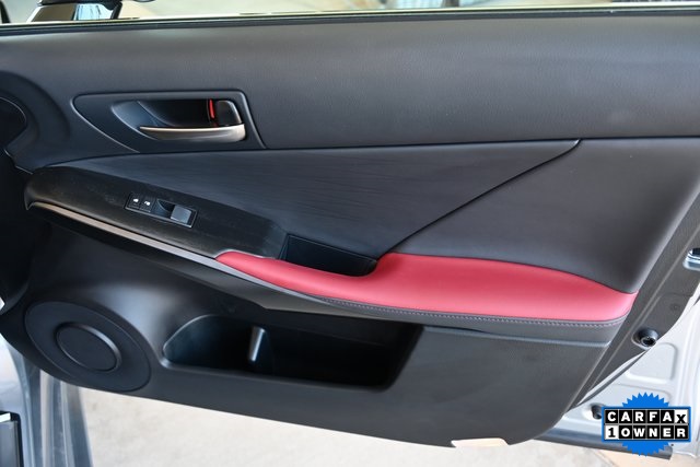 2022 Lexus IS 300 photo 21