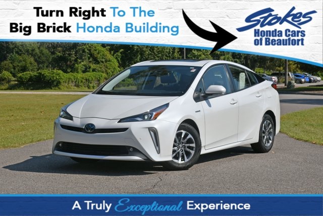 2022 Toyota Prius Limited's photo