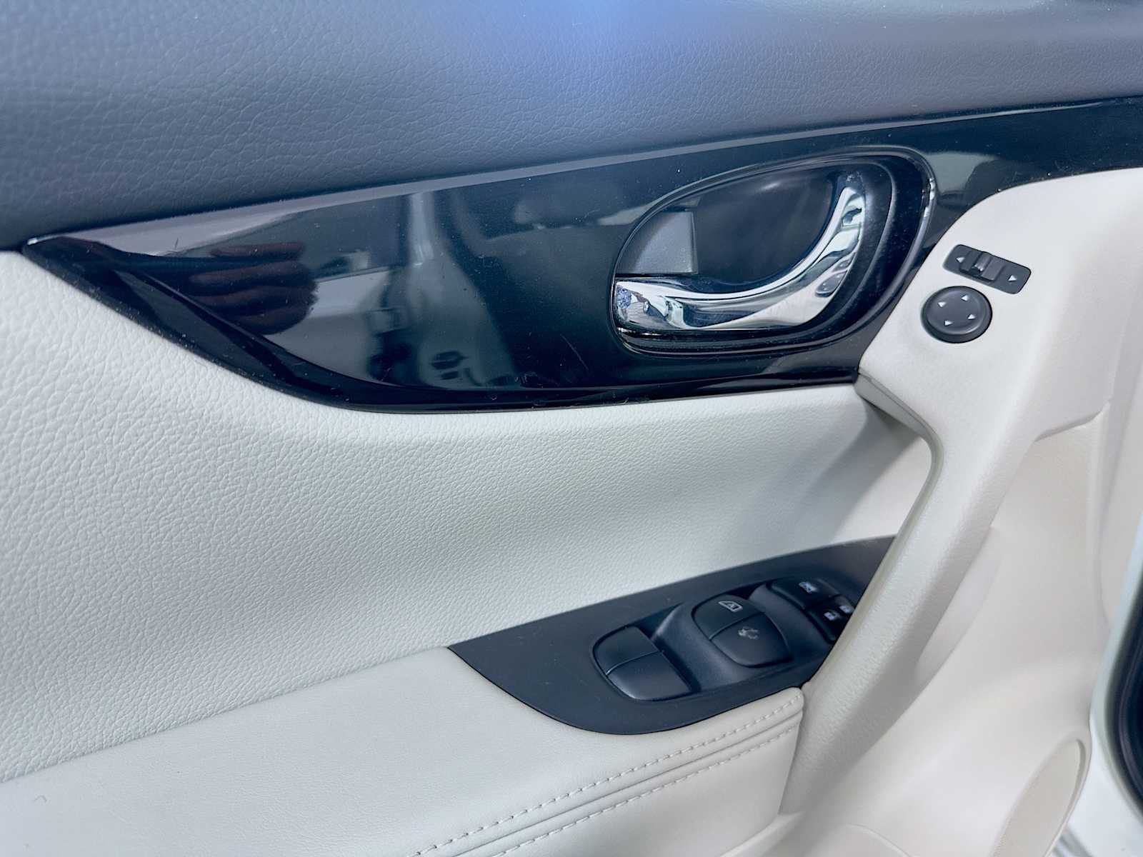 2019 Nissan Rogue Sport SV photo 16