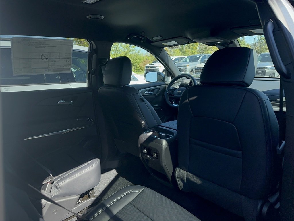 2026 Chevrolet Traverse photo 3