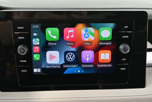 2025 Volkswagen Taos SE photo 11