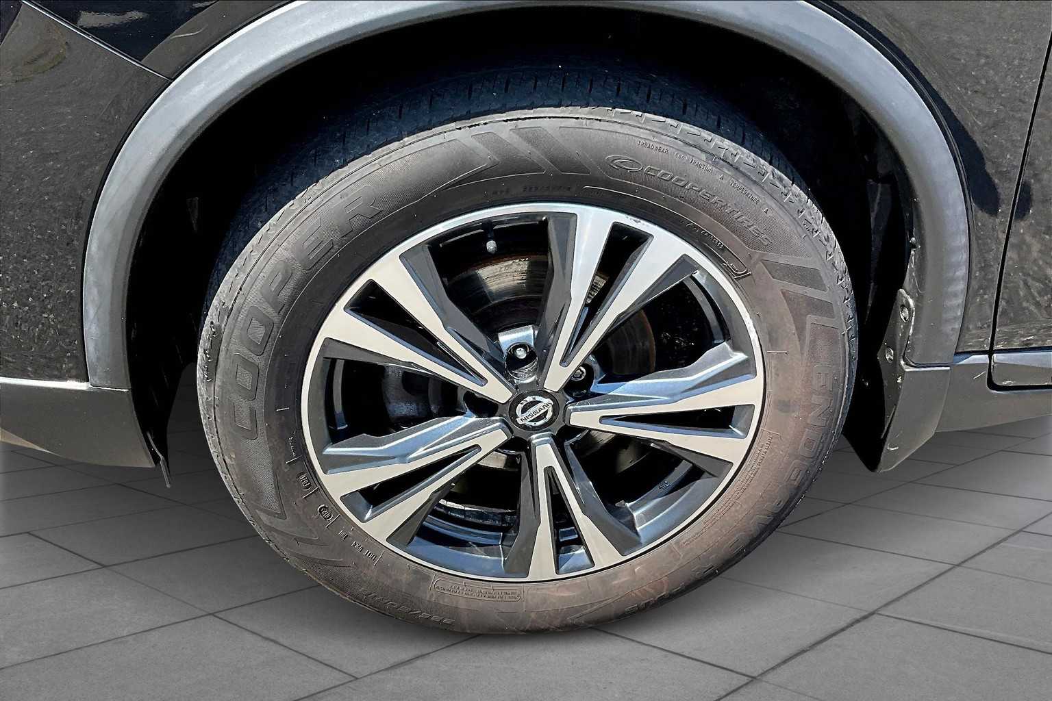 2017 Nissan Rogue SL photo 10