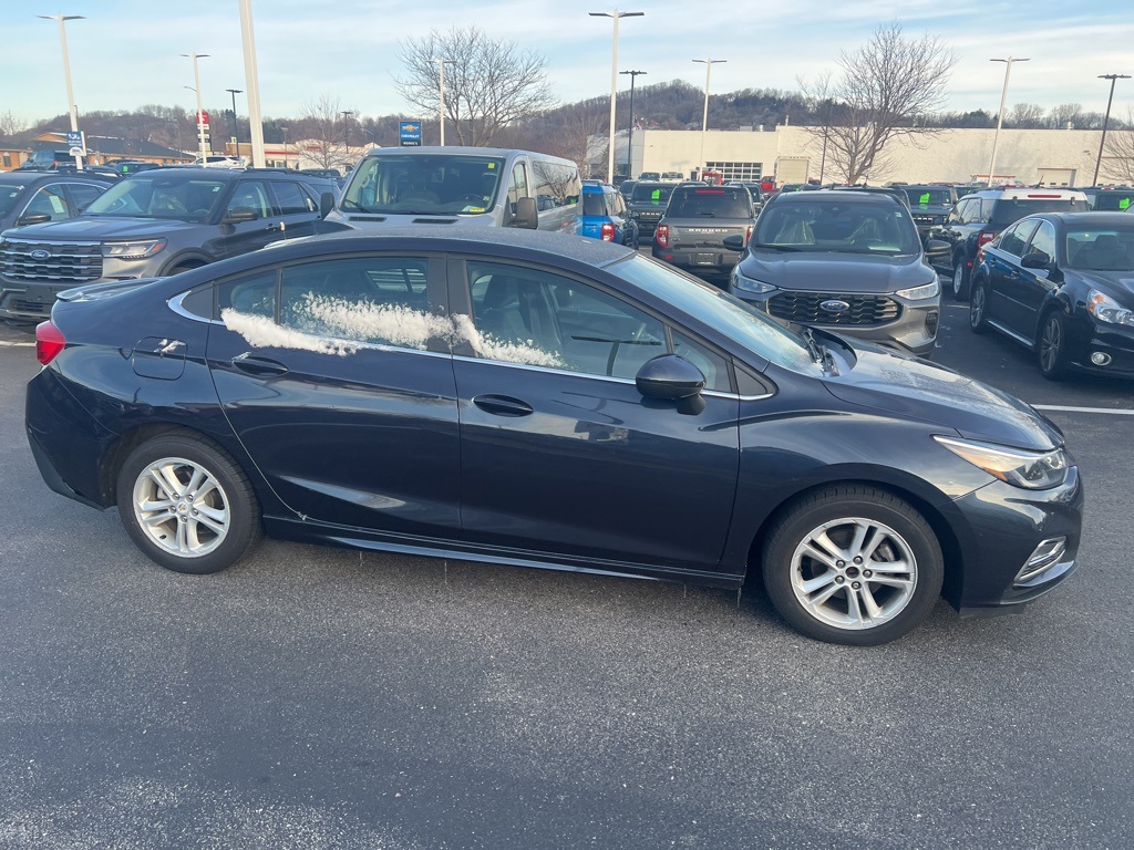 2016 Chevrolet Cruze LT photo 3