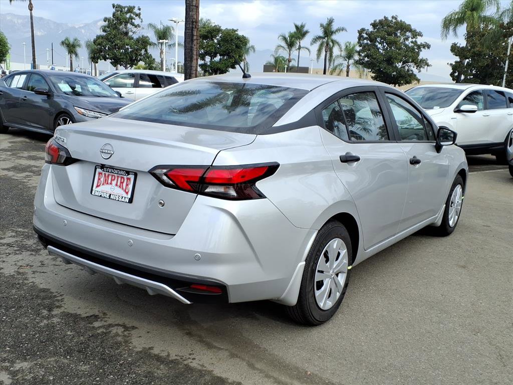 2025 Nissan Versa S photo 3