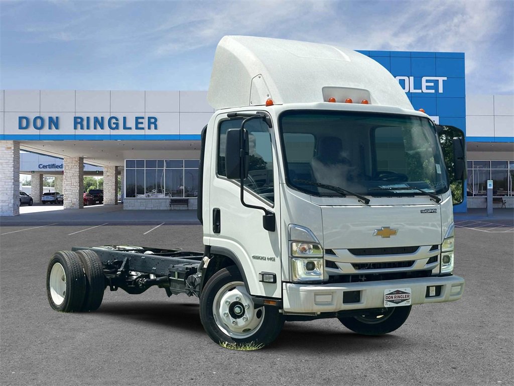 2024 Chevrolet Low Cab Forward Base's photo