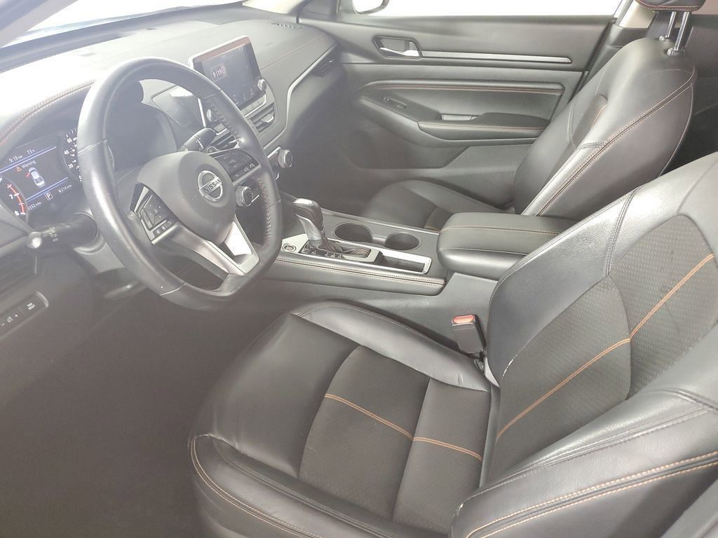 Used 2021 White Nissan 2.5 SR image 13