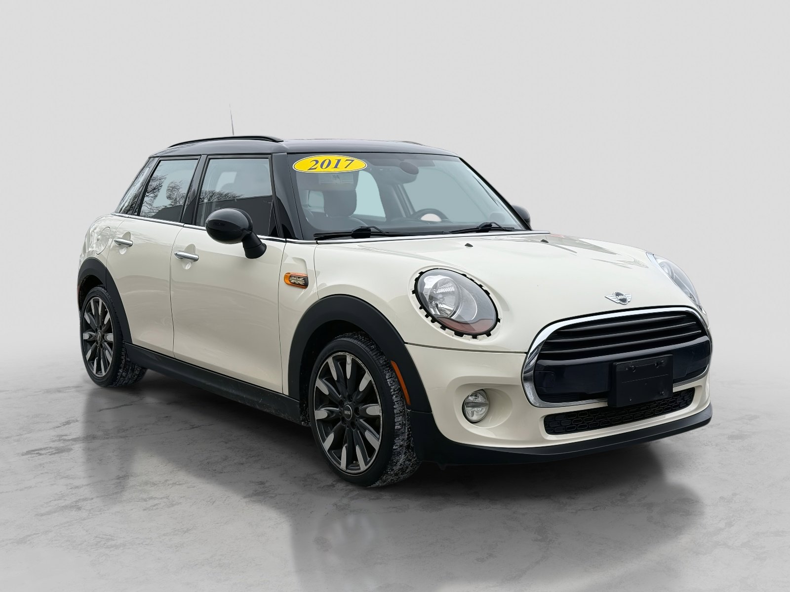 2017 MINI Cooper Base's photo