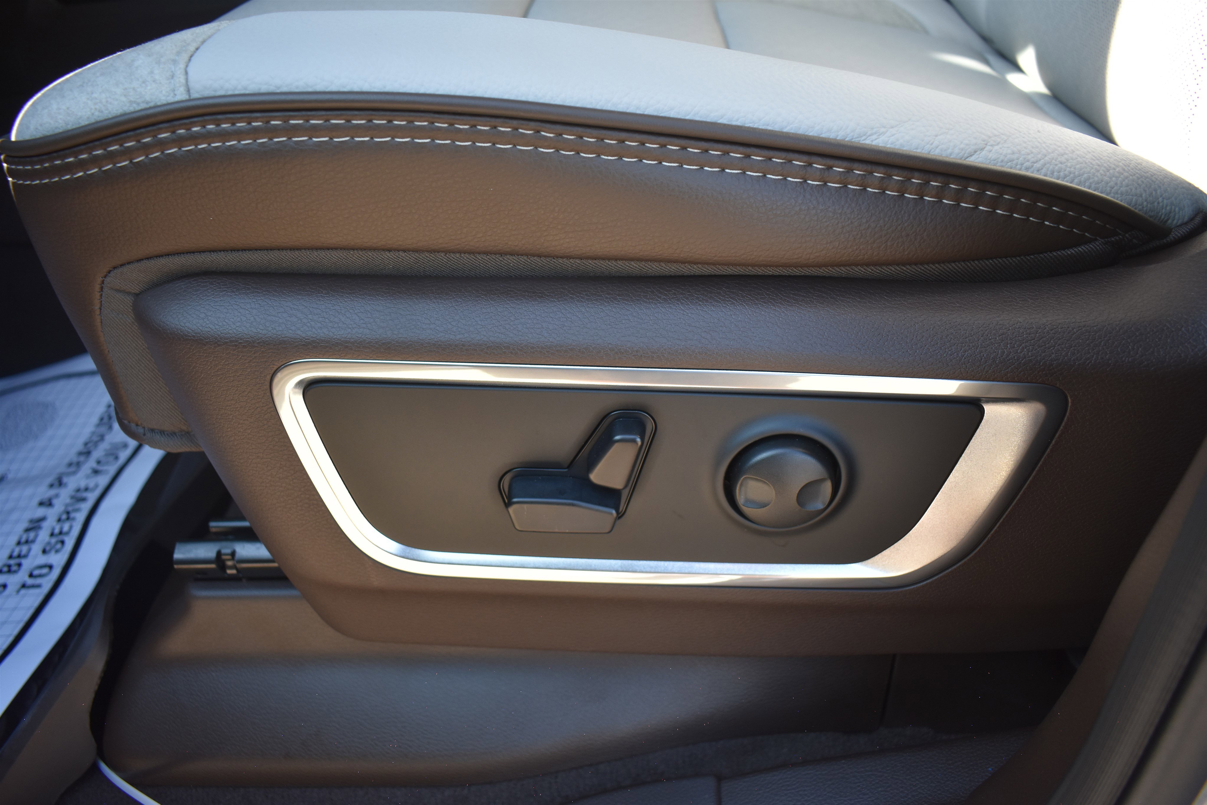 2026 Ram 1500 Laramie photo 9