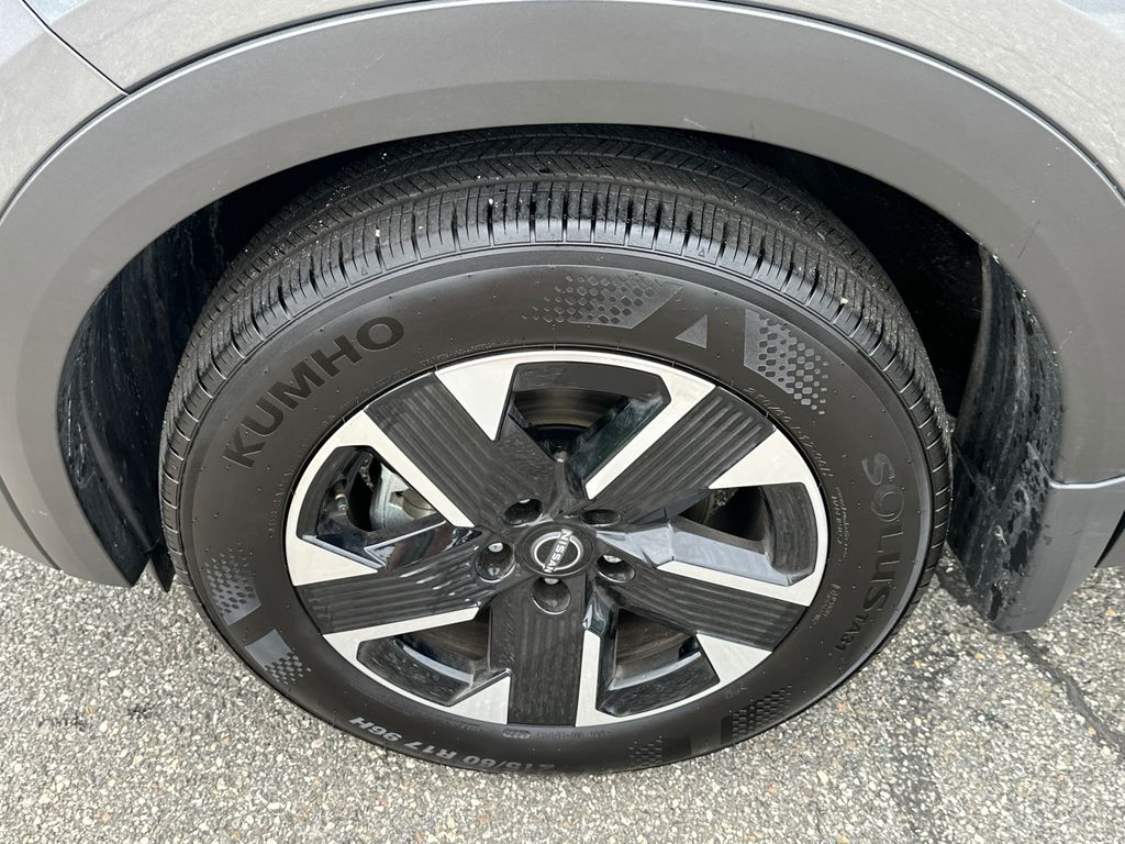 2025 Nissan Kicks SV photo 8