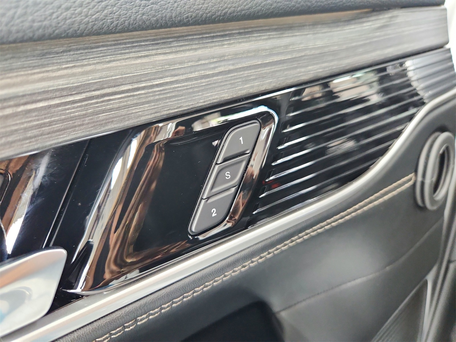 2024 Jeep Wagoneer Series II photo 20