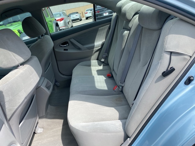 2009 Toyota Camry LE photo 18