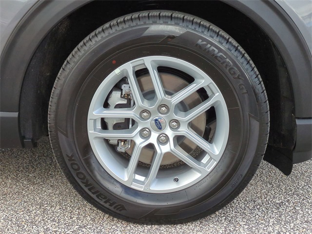 2025 Ford Explorer photo 9