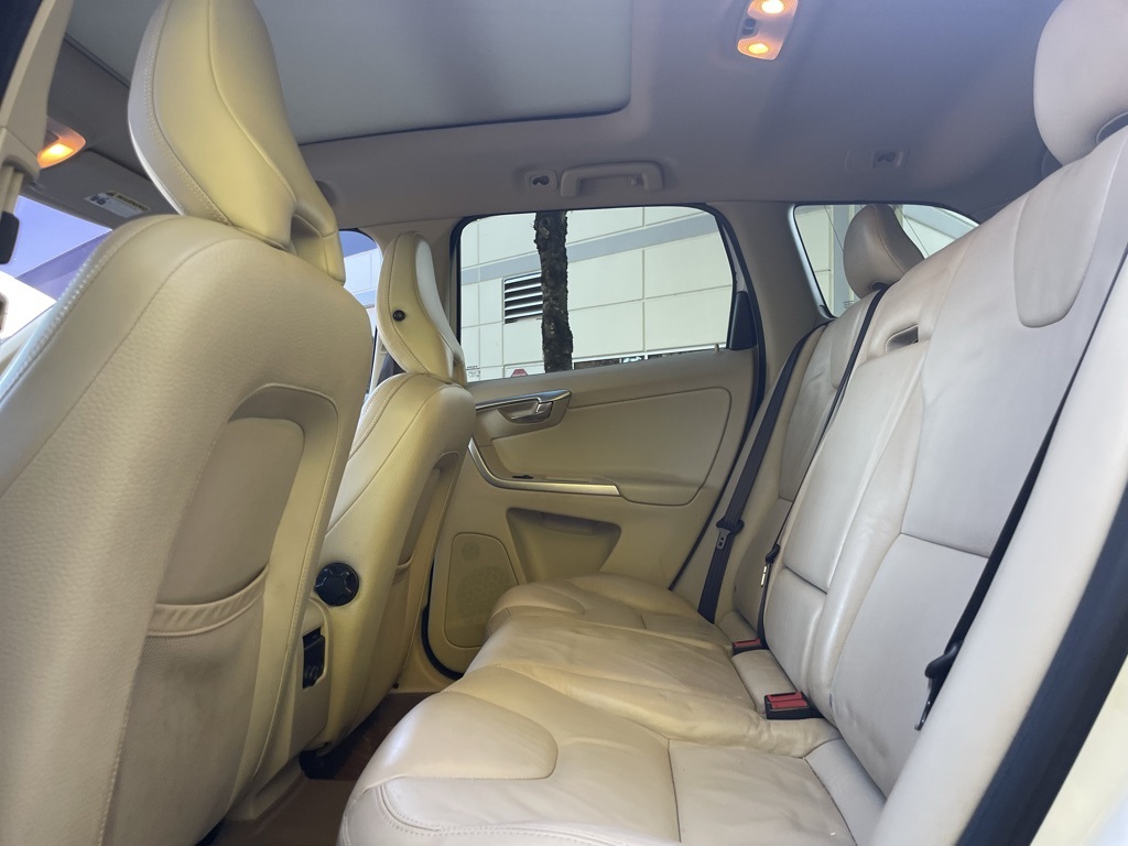 2010 Volvo XC60 T6 photo 18
