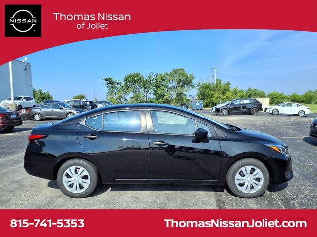 2025 Nissan Versa 1.6 S photo 2