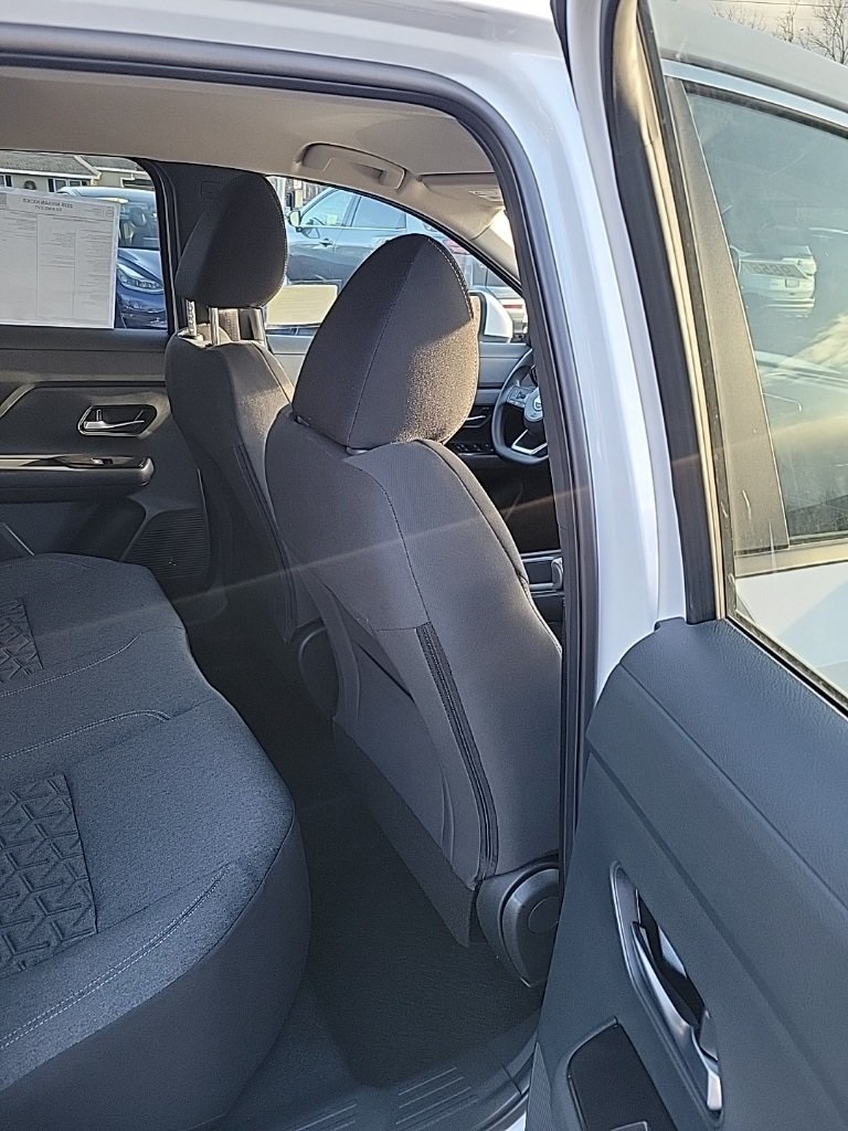 2025 Nissan Kicks SV photo 24