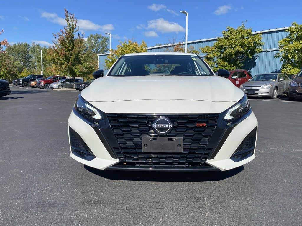 2023 Nissan Altima 2.5 SR photo 6