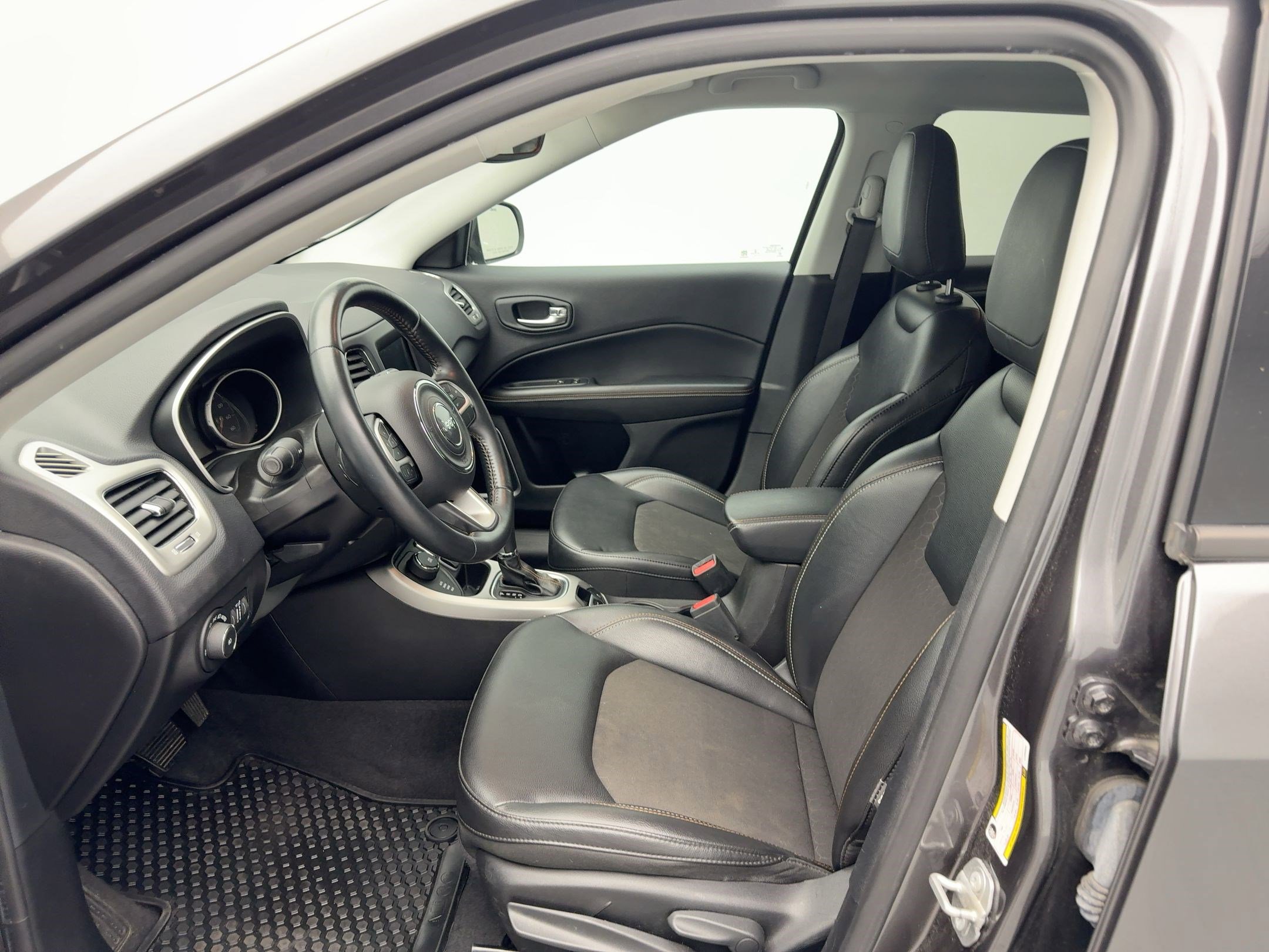 2020 Jeep Compass Latitude photo 5