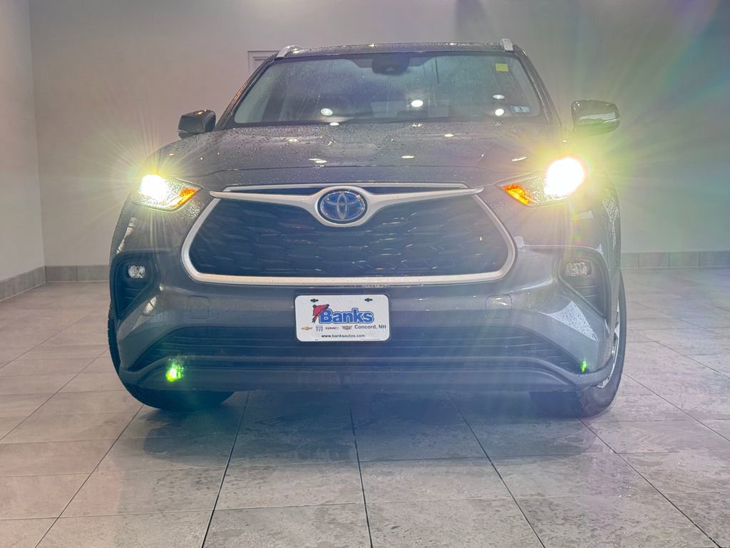 2022 Toyota Highlander Hybrid XLE photo 3